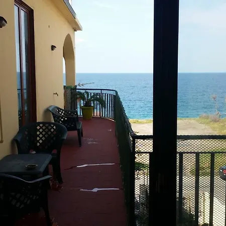 住宿加早餐酒店 Milazzo Beach 米拉佐